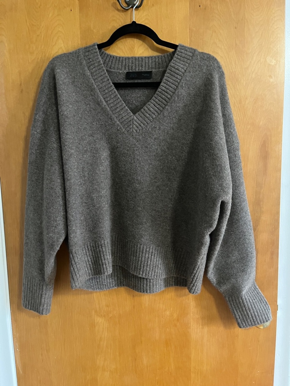 Zara Women's V-Neck Sweater - Taupe Gray